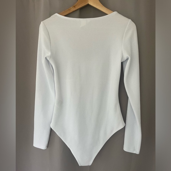 H&M White Knot Front Long Sleeved Bodysuit- medium - Picture 4 of 5